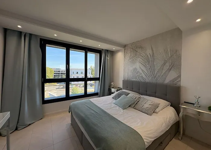 Beautiful With Air Conditioning, Balcony And Underground Garage